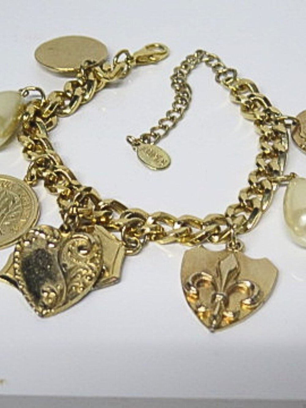Estate Gold Tone Heart & Fleur De Lis Charm Bracelet Faux Pearl Adjustable - Picture 3 of 3